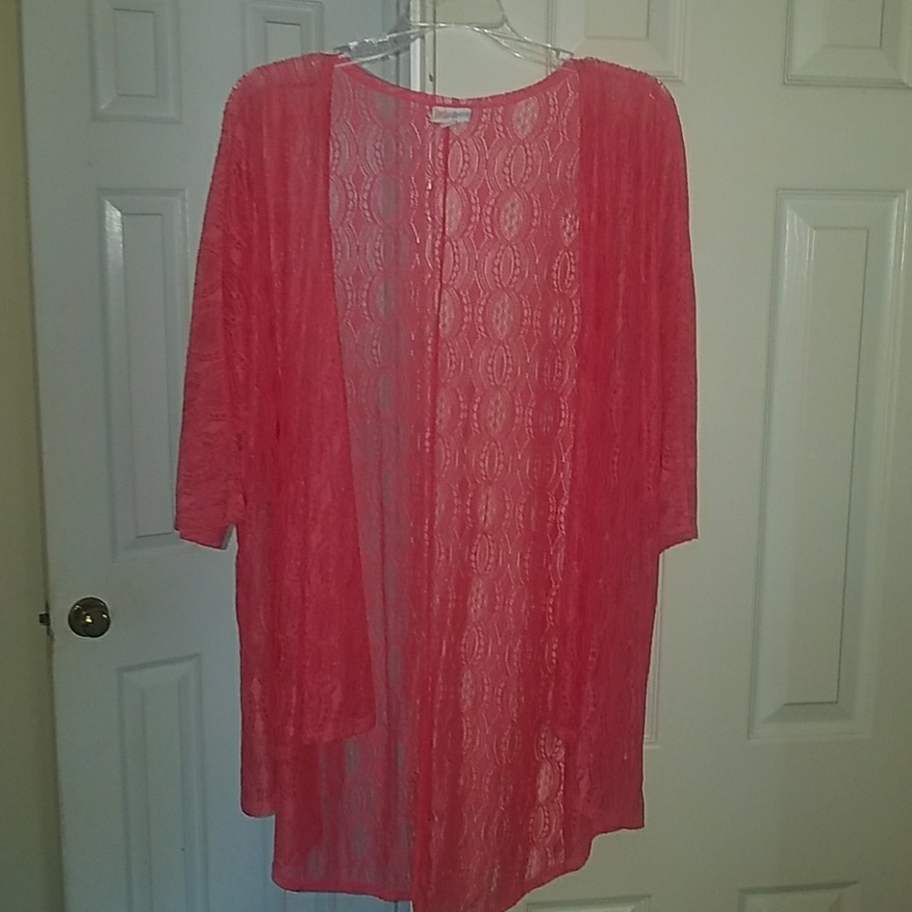 BNWT MEDIUM LULAROE LINDSAY